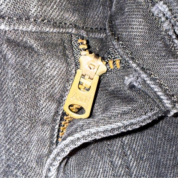 Abercrombie & Fitch Curve Love Ultra‎ High Rise 90s Straight Jean Black Size 29R - Picture 5 of 13